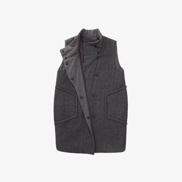 Minimalist Longline Vest/Coat 🖤✨ - Picture 2 of 5